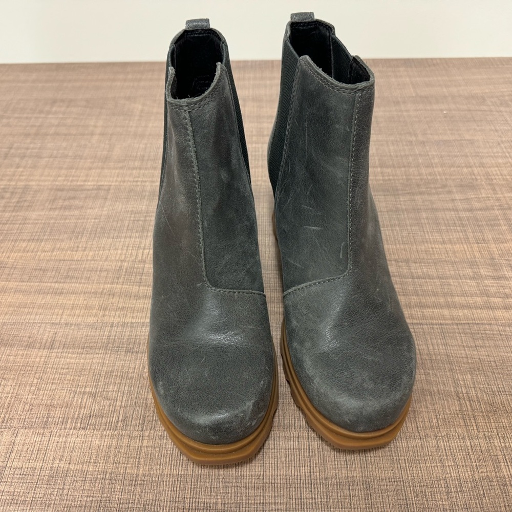 SOREL WOMENS 6.5  Distressed GRAY LEATHER WEDGE BOOT BOOTIE